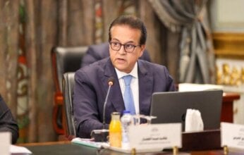 عاجل| وزير الصحة يرفع بدل المهن الطبية إلى 1700 جنيه