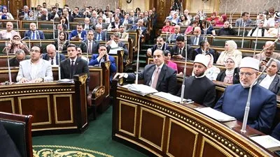 بالوقوف.. البرلمان يوافق على مشروع قانون تنظيم إصدار الفتوى الشرعية نهائيا
