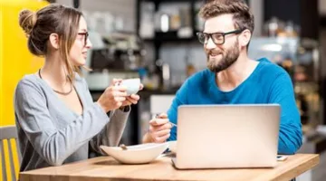 حدود التعارف بين الرجل والمرأة قبل الخِطبة والضوابط الشرعية