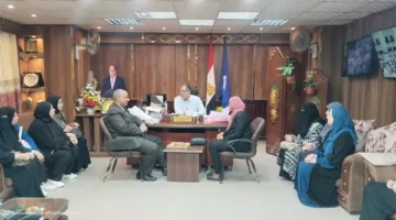 مدير تعليم دمياط يستقبل أولياء أمور طلاب التعليم المزدوج