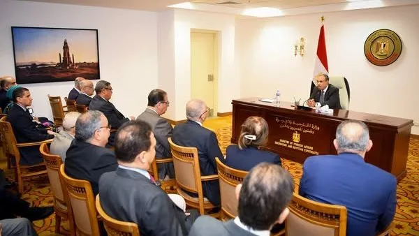 وزير الخارجية يلتقي بقيادات وأعضاء السلك الدبلوماسي والقنصلي