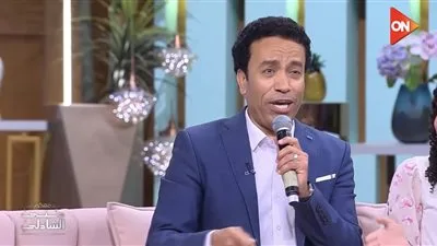 الجمعة المقبلة.. سامح حسين وأسرته في ضيافة برنامج معكم منى الشاذلي