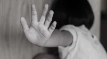 4 علامات تدل على أن طفلك قد يكون ضحية للاعتداء الجنسي.. ما هي؟