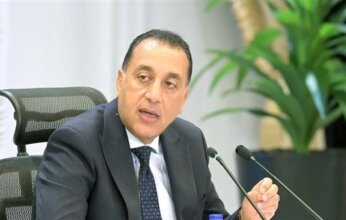 رئيس الوزراء يتابع جهود تحويل السيارات للعمل بالغاز الطبيعى