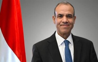 وزير الخارجية يجرى اتصالين هاتفيين مع نظيريه العماني والإيراني