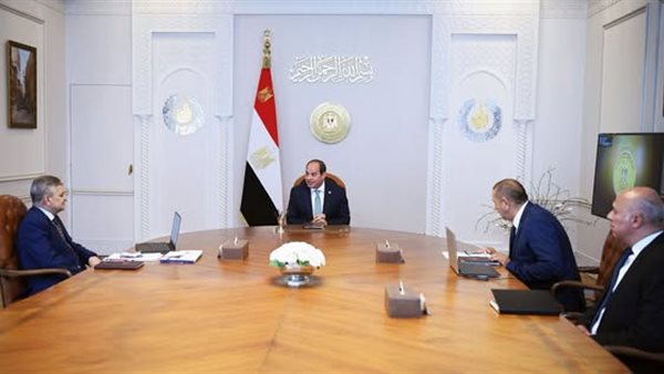 الرئيس السيسي يتابع مستجدات قناة السويس ويشدد على ضرورة تعزيز إمكانياتها