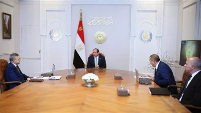 الرئيس السيسي يوجه بزيادة تطوير صناعة السفن… ومشروعات وطنية كبيرة تعزز التجارة العالمية الرئيس السيسي يوجه بزيادة تطوير صناعة السفن… ومشروعات وطنية كبيرة تعزز التجارة العالمية