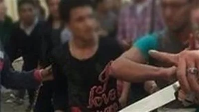 منازعة أمام بيت الوطن في التجمع الأول تسفر عن وفاة شخص. منازعة أمام بيت الوطن في التجمع الأول تسفر عن وفاة شخص.
