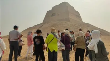 مصر تُعيد إشراقها كوجهة سياحية عالمية: 16 مليون سائح وهدف الوصول إلى 30 مليون بحلول عام 2031.