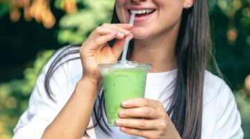 ما هو مشروب الماتشا؟ وهل يعتبر طعامًا خارقًا وصحيًا أكثر من القهوة؟