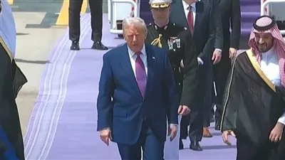 عاجل | الرئيس الأمريكي ترامب يزور السعودية في بداية جولته في الشرق الأوسط | صور عاجل | الرئيس الأمريكي ترامب يزور السعودية في بداية جولته في الشرق الأوسط | صور