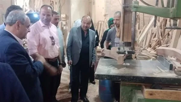 السكرتير العام المساعد يزور ورش صناعة الأثاث في دمياط السكرتير العام المساعد يزور ورش صناعة الأثاث في دمياط