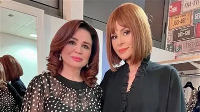 في انطلاق مسرحيتها.. إلهام شاهين تدعم كارول سماحة بعد فقدان زوجها: رغم أحزانك، حافظت على التزامك الفني في انطلاق مسرحيتها.. إلهام شاهين تدعم كارول سماحة بعد فقدان زوجها: رغم أحزانك، حافظت على التزامك الفني