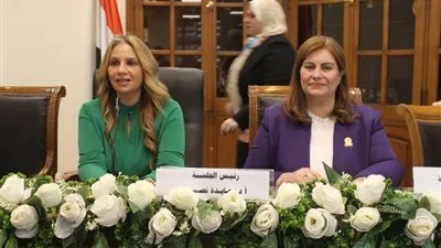 في مؤتمر بجامعة عين شمس، النائبة عايدة نصيف تناشد بإدماج العلوم الإنسانية في استراتيجيات التنمية المستدامة.