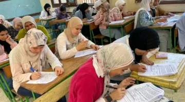 مصدر تعليمي: البوكليت يتضمن تدريبات وأسئلة لإعداد الطلاب.