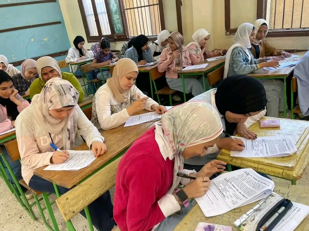 مصدر تعليمي: البوكليت يتضمن تدريبات وأسئلة لإعداد الطلاب. مصدر تعليمي: البوكليت يتضمن تدريبات وأسئلة لإعداد الطلاب.
