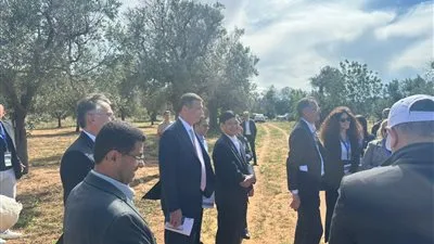 وزير الزراعة يشارك في جولة ميدانية لتفقد مزارع الزيتون في إيطاليا