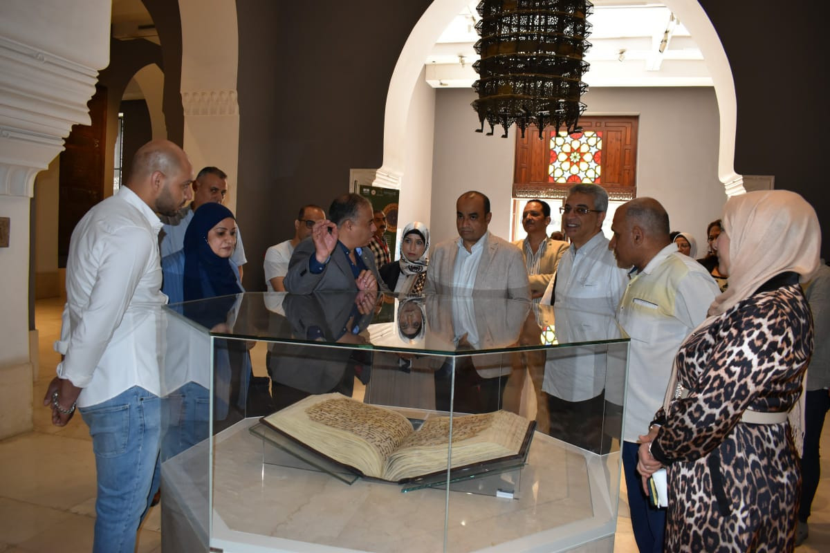 الاثار