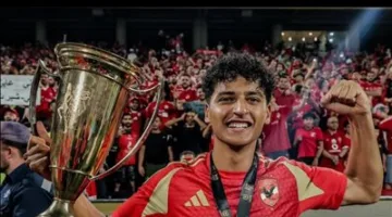 بالفيديو.. محمد عبدالله، لاعب النادي الأهلي، يتعرض لحادث سيارة