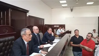 تأجيل محاكمة جديدة لمتهم بقتل خاله وسائقه بهدف سرقة سيارته إلى 12 يونيو القادم تأجيل محاكمة جديدة لمتهم بقتل خاله وسائقه بهدف سرقة سيارته إلى 12 يونيو القادم