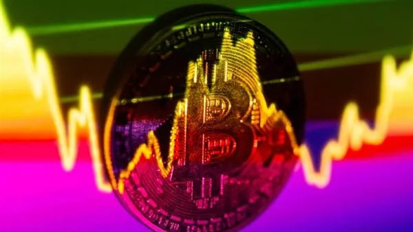 سعر بيتكوين يوشك على بلوغ قمته التاريخية.
