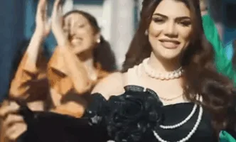 صابرين النجيلي تتحدث عن أغنيتها “قلبي دق دقة”: توقعت نجاحها بسبب تميزها.. وأحب ارتداء الفساتين مثل نجمات العصر الذهبي.