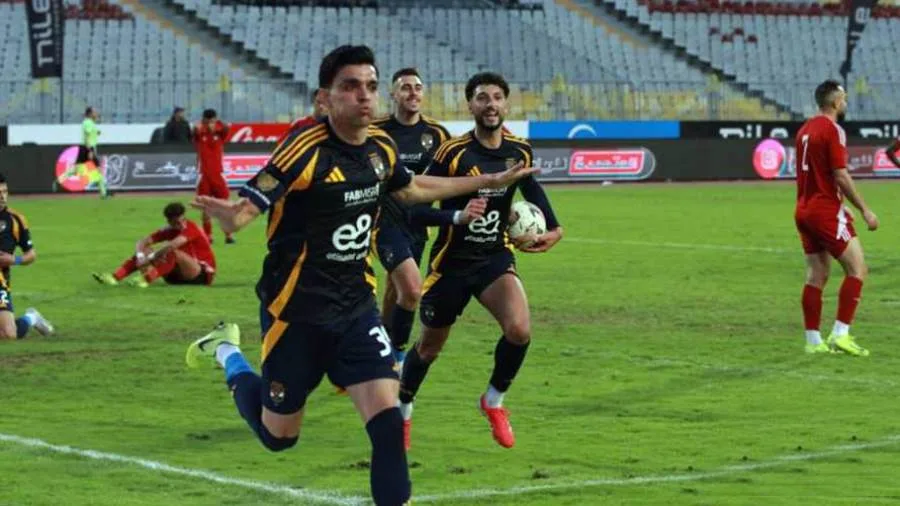 الشوط الأول | الأهلي يتفوق على سيراميكا كليوباترا بتسجيل هدف من “بن شرقي” الشوط الأول | الأهلي يتفوق على سيراميكا كليوباترا بتسجيل هدف من “بن شرقي”