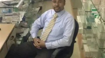 توفي طبيب بعد تعرضه لأزمة قلبية داخل صيدلية في قنا، بعد أن لعب دورًا مهمًا مع جيرانه خلال أزمة كورونا.