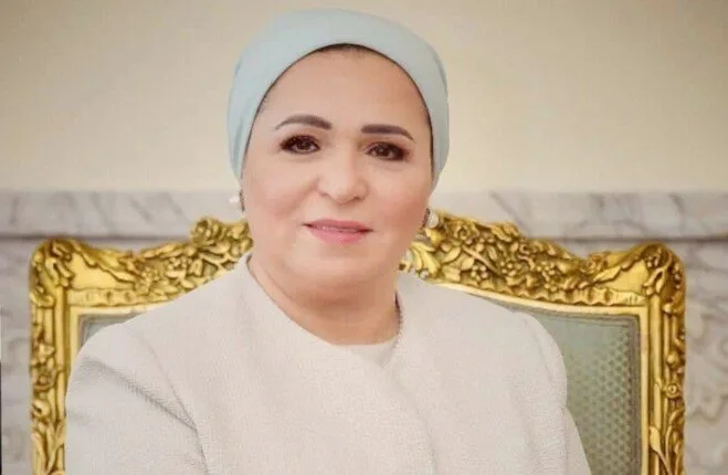 السيدة انتصار السيسي تشيد بمتطوعي الهلال الأحمر المصري: “أعتز بكم”