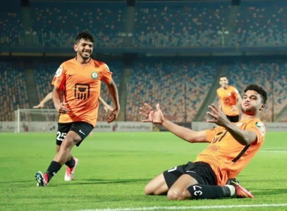 أسامة فيصل يقود فريق البنك الأهلي في مباراة ضد حرس الحدود بالدوري.