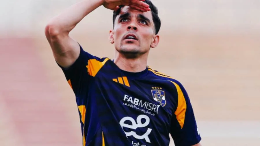 الأهلي يحقق الفوز على سيراميكا بهدف بن شرقي ويستمر في صدارة جدول الدوري الأهلي يحقق الفوز على سيراميكا بهدف بن شرقي ويستمر في صدارة جدول الدوري