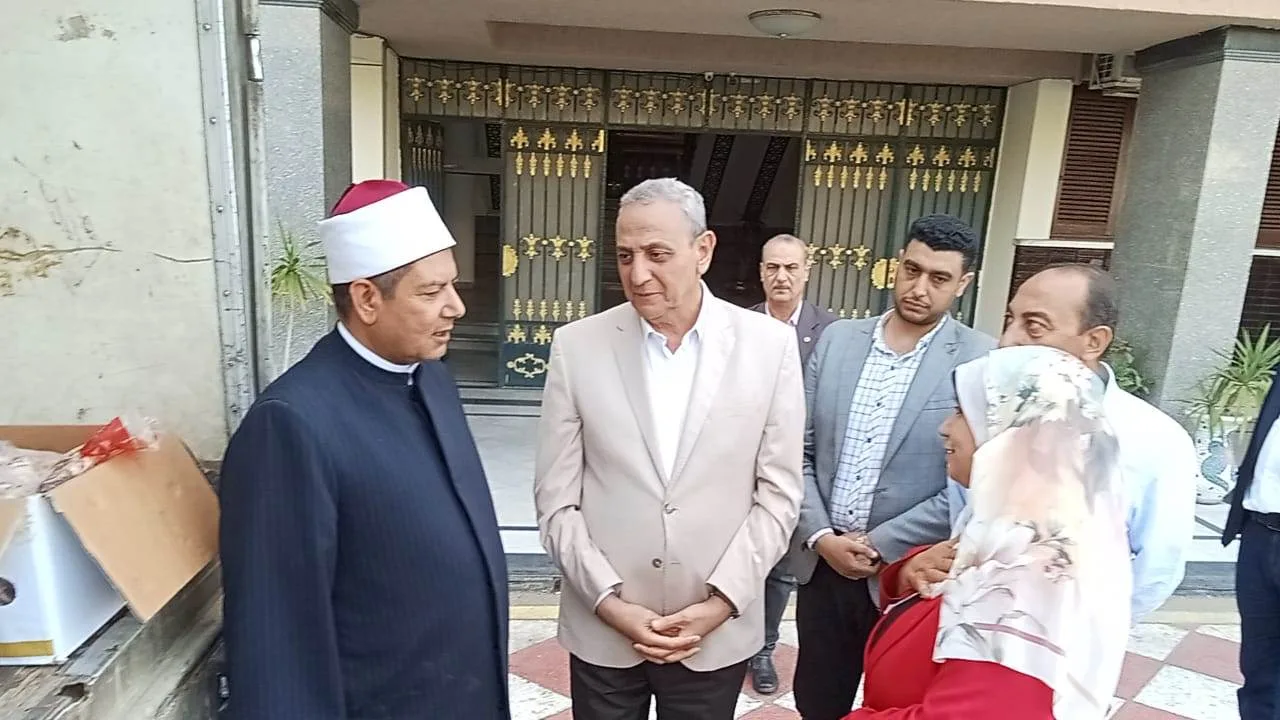 صور: محافظ الغربية يشارك في توزيع دفعة جديدة من لحوم صكوك الإطعام للفئات الأكثر احتياجًا صور: محافظ الغربية يشارك في توزيع دفعة جديدة من لحوم صكوك الإطعام للفئات الأكثر احتياجًا