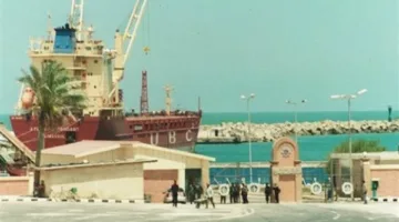 استئناف العمل في ميناء العريش البحري بعد تحسن الظروف الجوية