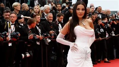 نادين نجيم تتألق في حفل افتتاح مهرجان كان السينمائي اليوم على السجاد الأحمر.. صور