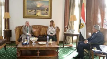رئيس الهيئة العليا للإعلام يلتقي برئيس الهيئة الوطنية للصحافة ومدير الأكاديمية الوطنية للتدريب