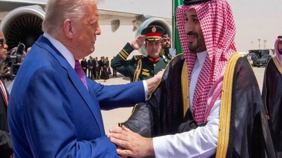 ترامب: تعاوننا مع السعودية هو أساس الاستقرار، وعلى إيران أن تقبل العرض الأمريكي بلا تردد.