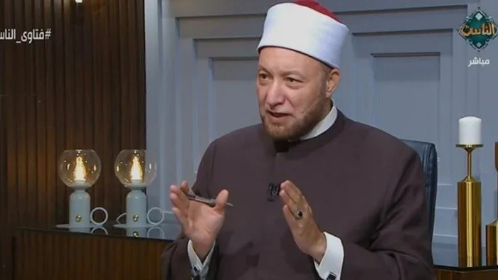 هل يؤثر ارتداء الرجال للذهب على صحة الحج؟… إجابة أمين الفتوى