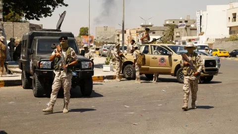 الجزائر تعبر عن قلقها من النزاعات في طرابلس بليبيا وتدعو إلى الحوار. الجزائر تعبر عن قلقها من النزاعات في طرابلس بليبيا وتدعو إلى الحوار.