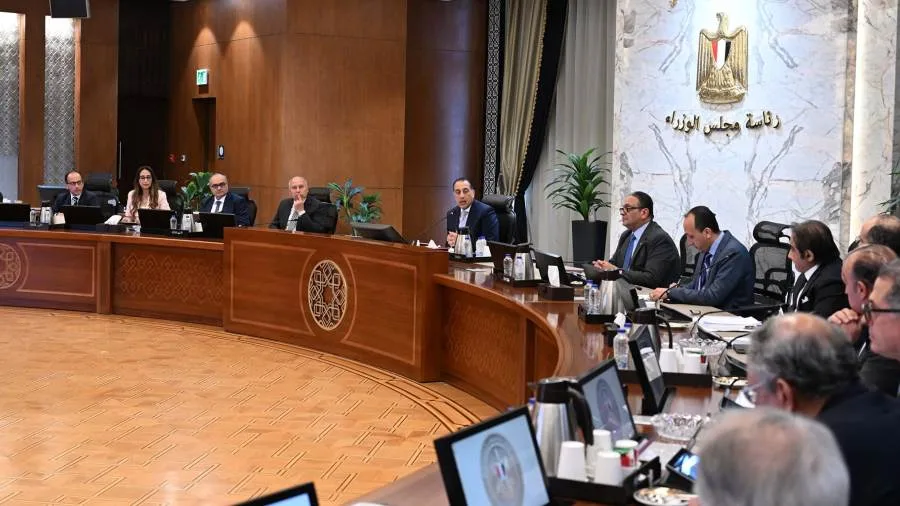 عاجل.. رئيس الوزراء يلتقي بأعضاء اللجنة الاستشارية لتعزيز الصادرات عاجل.. رئيس الوزراء يلتقي بأعضاء اللجنة الاستشارية لتعزيز الصادرات