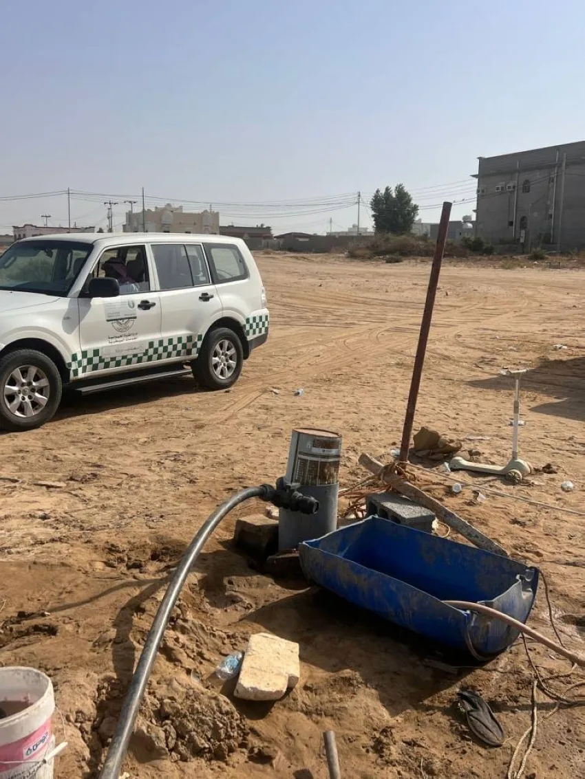 الجهات البيئية في الليث تضبط وتحجز 144 كيلوجرامًا من أسماك الناجل والطرادي أثناء فترة حظر الصيد الجهات البيئية في الليث تضبط وتحجز 144 كيلوجرامًا من أسماك الناجل والطرادي أثناء فترة حظر الصيد