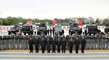 وفد من وزارة الداخلية يجري زيارة لمقر قيادة قوات الدرك الخاصة في تركيا