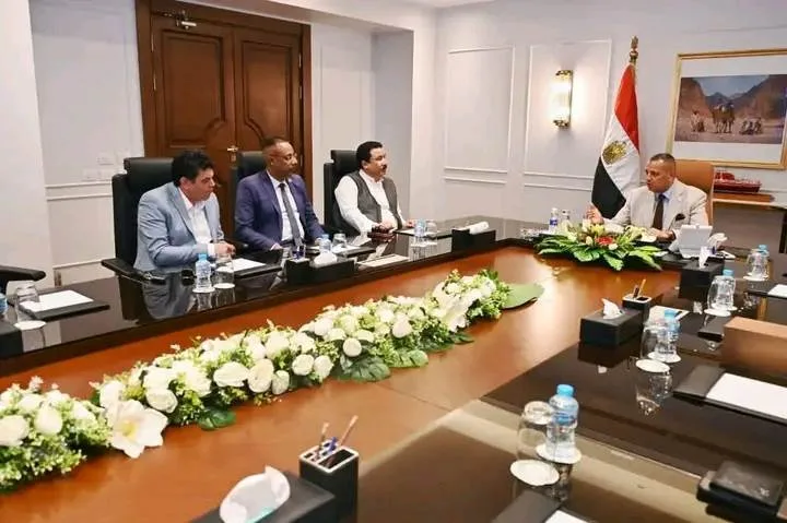 محافظ جنوب سيناء يستقبل وفد “الجبهة” ويشدد على أهمية المواطن السيناوي كأولوية رئيسية محافظ جنوب سيناء يستقبل وفد “الجبهة” ويشدد على أهمية المواطن السيناوي كأولوية رئيسية