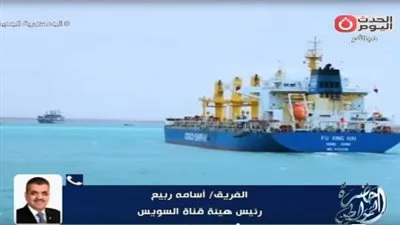 أسامة ربيع: السفن المصرية تدفع رسوم المرور عبر قناة السويس