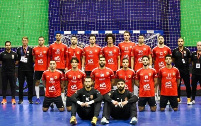 الأهلي يحقق الفوز على الترجي ويتوج بلقب السوبر الأفريقي لكرة اليد