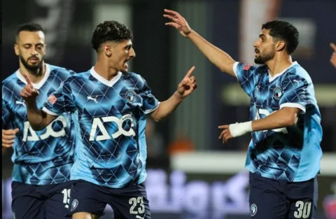 بيراميدز يهزم الزمالك ويزيد من حدة المنافسة مع الأهلي على بطولة الدوري المصري