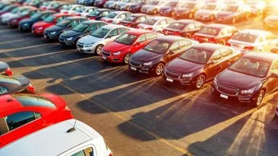 بسبب تأثير الرسوم الجمركية.. أسعار السيارات تصل إلى مستويات غير مسبوقة