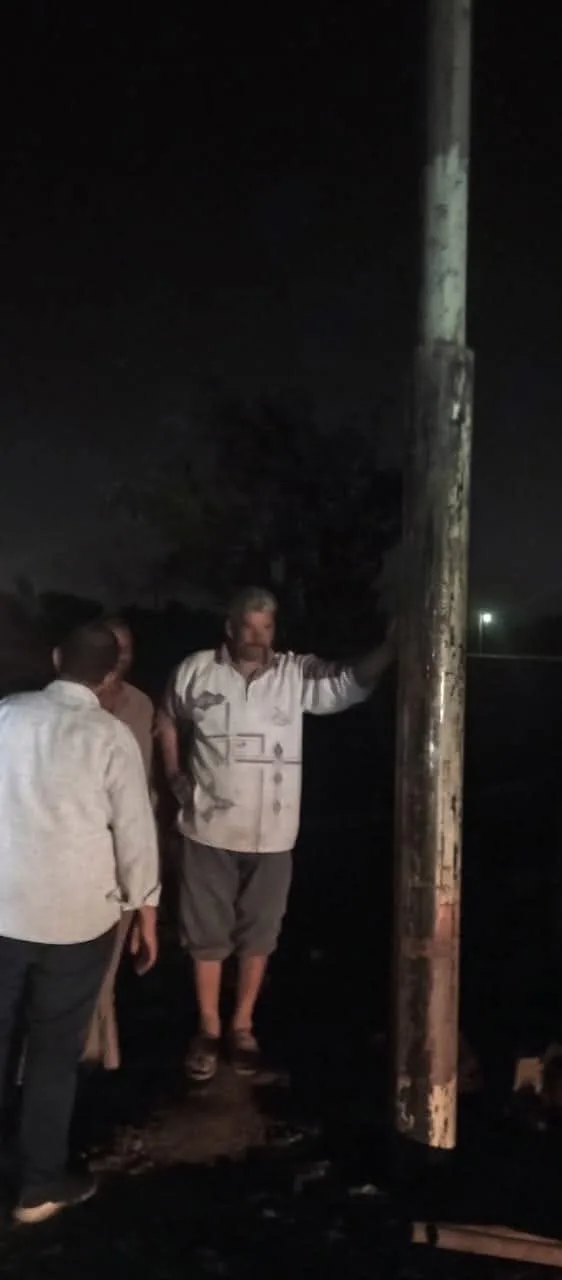 سقوط أسلاك كهربائية وأعمدة إنارة في المنوفية نتيجة للرياح العاتية | صور