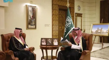 سعود بن جلوي يستعرض منصة التوظيف بجامعة جدة