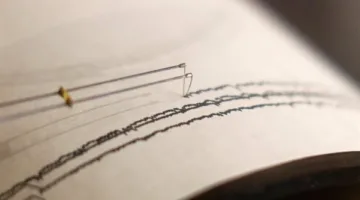 عاجل.. مركز الزلازل يكشف معلومات عن الهزة الأرضية في مصر وفلسطين