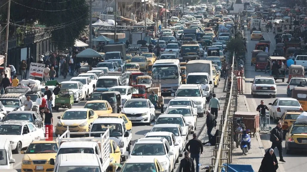 قبل يوم من عطلة القمة: معظم شوارع بغداد تعاني من اختناقات مرورية شديدة